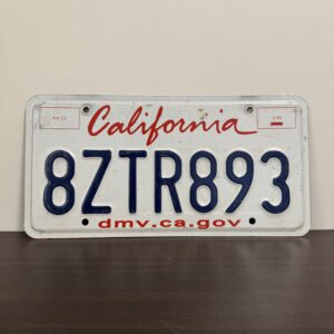 カリフォルニア州　8ZTR893　USED　ライセンスプレート